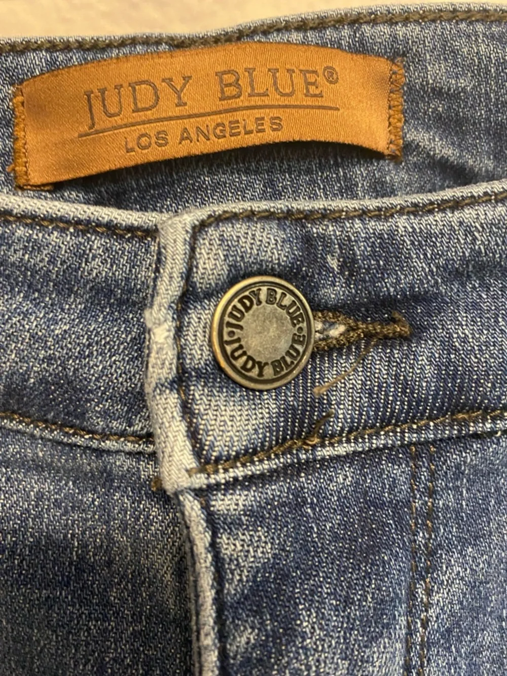 Judy Blue High Waist Cropped Jeans with Braided Side Trim Size 31 - Picture 6 of 13